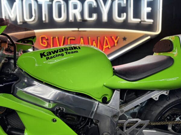 Our Stunning Kawasaki ZX-7R - Image 4