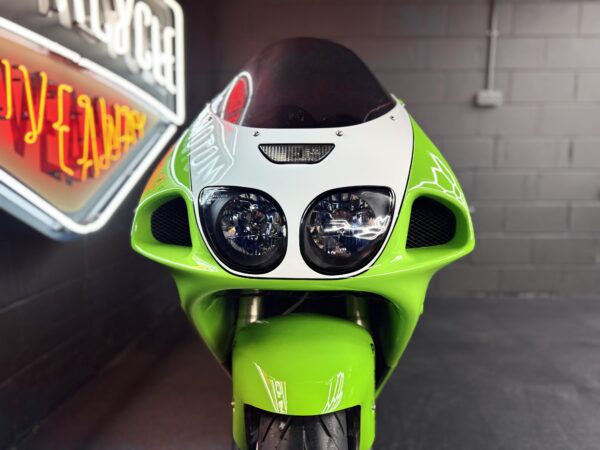 Our Stunning Kawasaki ZX-7R - Image 3