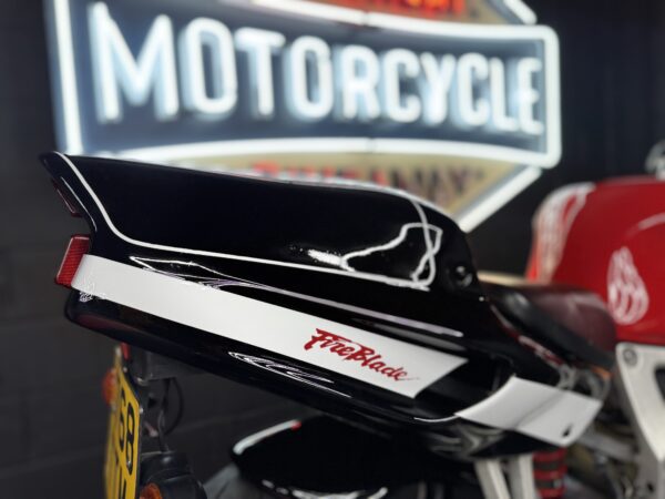 1st Gen Honda Fireblade 900RR Custom - Image 6