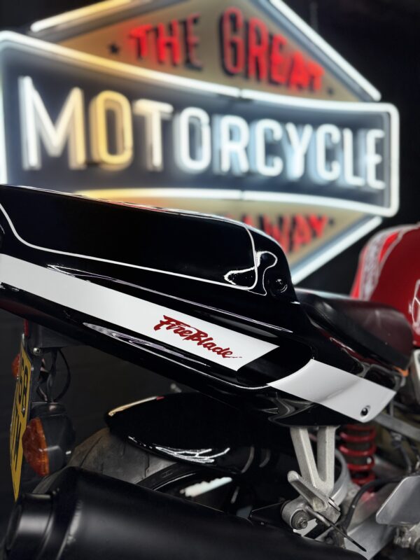 1st Gen Honda Fireblade 900RR Custom - Image 12