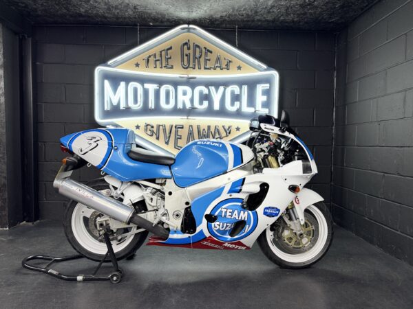 Team Suzuki GSX-R 750 - Image 3