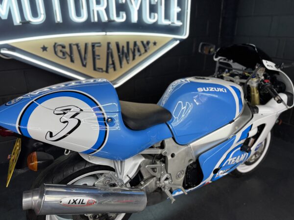 Team Suzuki GSX-R 750 - Image 5