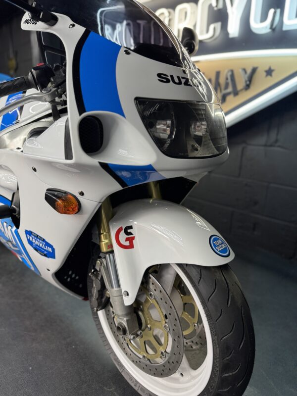 Team Suzuki GSX-R 750 - Image 2